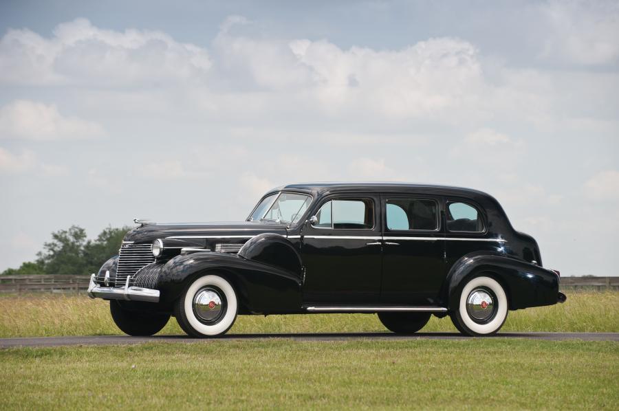  Cadillac Series 75 7-Passenger Imperial Sedan 1940 года  (фото 1 из 22)